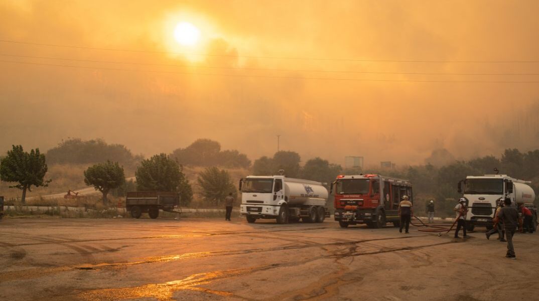 Μια άγνωστη οργάνωση ανέλαβε την ευθύνη για τις δεκάδες εστίες πυρκαγιών στην Τουρκία
