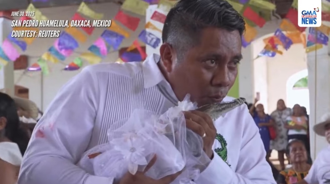 Μεξικό, Δήμαρχος φιλάει θηλυκό αλιγάτορα