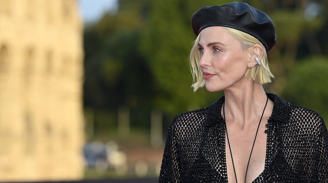 Σαρλίζ Θερόν: «Κάθαρμα» σκηνοθέτης την παρενόχλησε σεξουαλικά σε οντισιόν