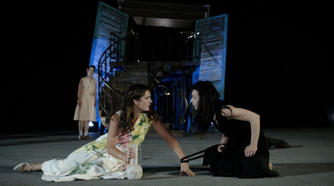 H Ηλέκτρα του Σοφοκλή σε σκηνοθεσία Δημήτρη Τάρλοου στο Αρχαίο Θέατρο της Επιδαύρου