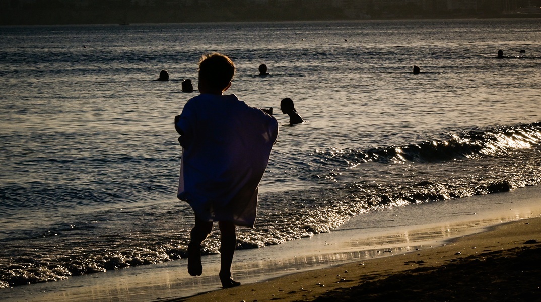 Τετραήμερος καύσωνας προ των πυλών - Οι μέρες που η θερμοκρασία θα πιάσει «κόκκινο»