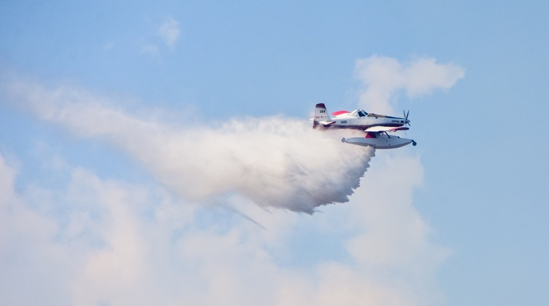 Με δύο πυροσβεστικά αεροσκάφη συνδράμει η Ελλάδα την Αλβανία για την αντιμετώπιση μεγάλης πυρκαγιάς