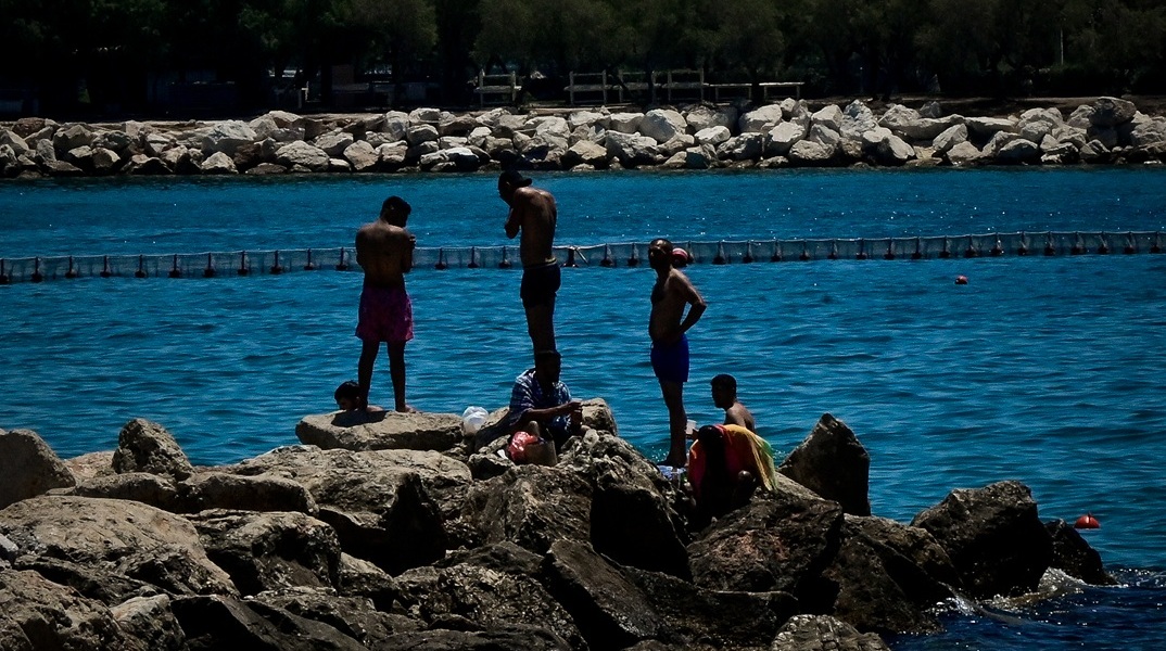 Σε «κλοιό» καύσωνα από τη Δευτέρα η Ελλάδα - Τους 42°C θα αγγίξει ο υδράργυρος