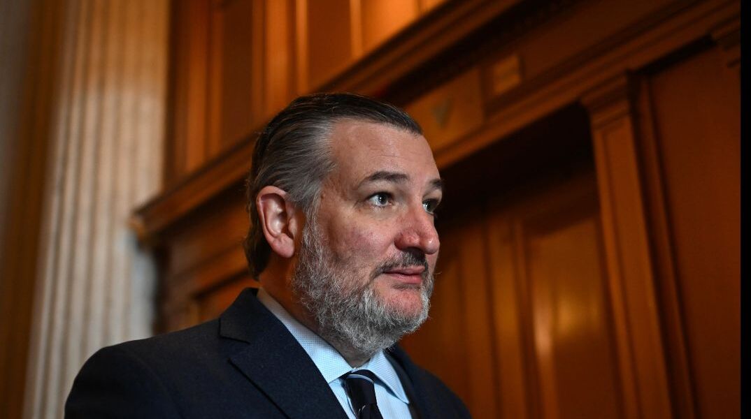 Αντιδράσεις για τον Γερουσιαστή του Τέξας που έκανε διακοπές στην Ελλάδα εν μέσω καταστροφών στην πολιτεία του