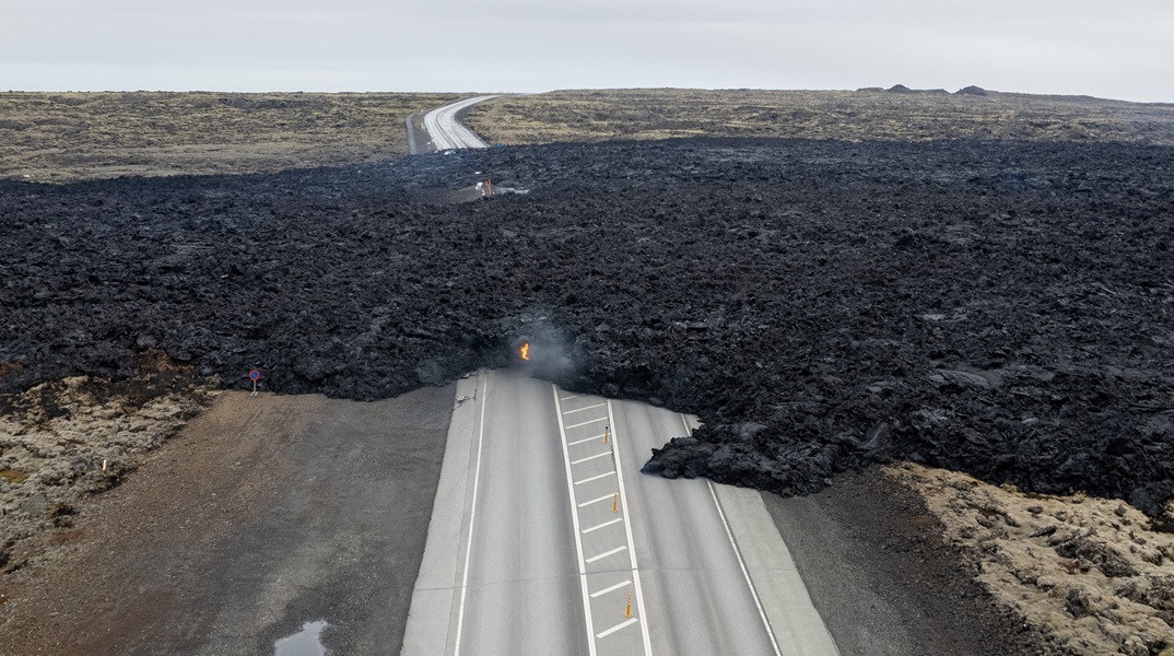 Ισλανδία: Ηφαίστειο εξερράγη για 12η φορά από το 2021