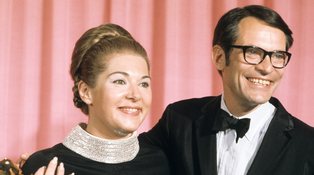 Ο Άλαν Μπέργκμαν με τη σύζυγό του Μέριλιν Μπέργκμαν στην τελετή απονομής Όσκαρ, 1969 