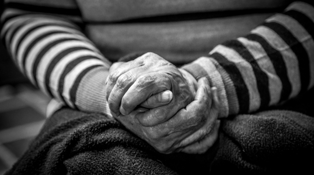 Σλοβενία, χερια ηλικιωμενου