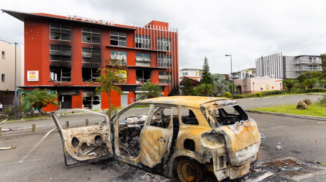 Ταραχές στη Νότια Γαλλία με έναν αστυνομικό τραυματία