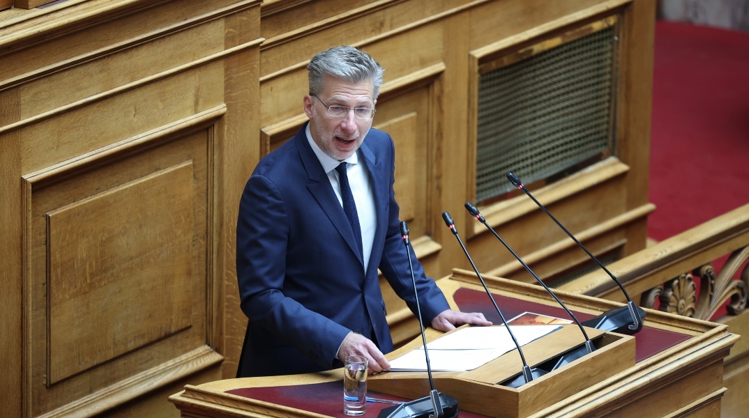 Ο υπουργός Επικρατείας, Άκης Σκέρτσος