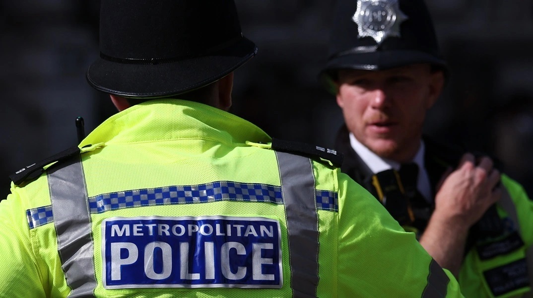 βρετανοι αστυνομικοι