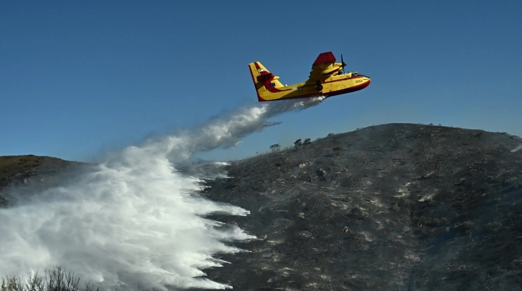 Φωτιά, αεροπλανο