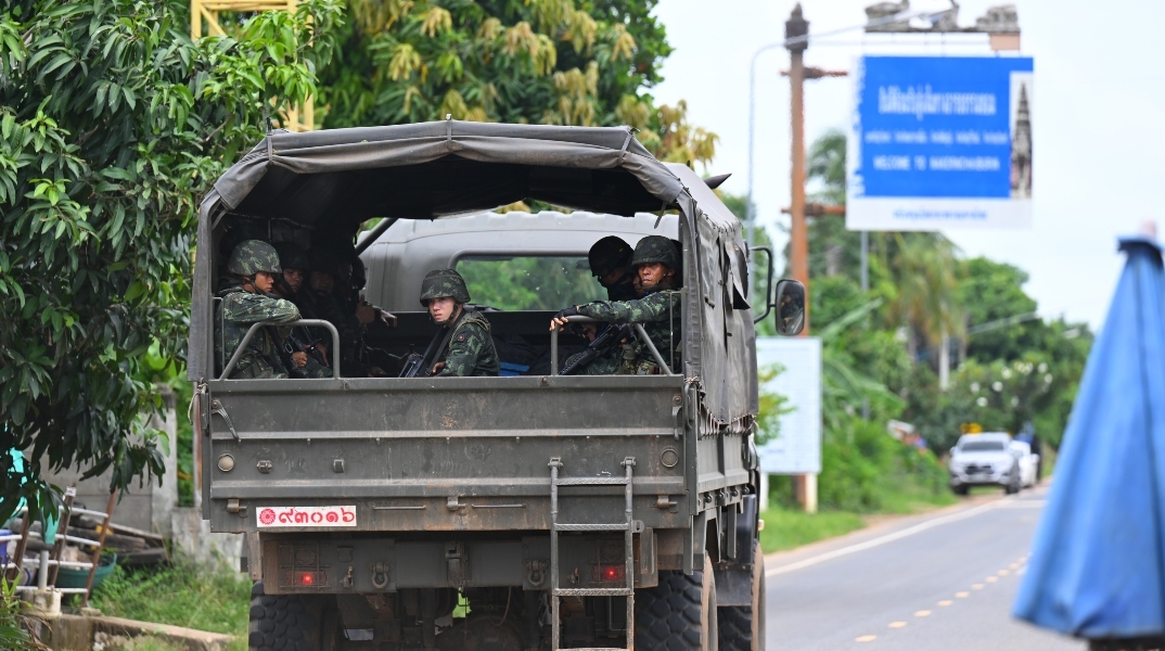 Στρατιώτες της Ταϊλάνδης μετακινούνται προς στα σύνορα με την Καμπότζη