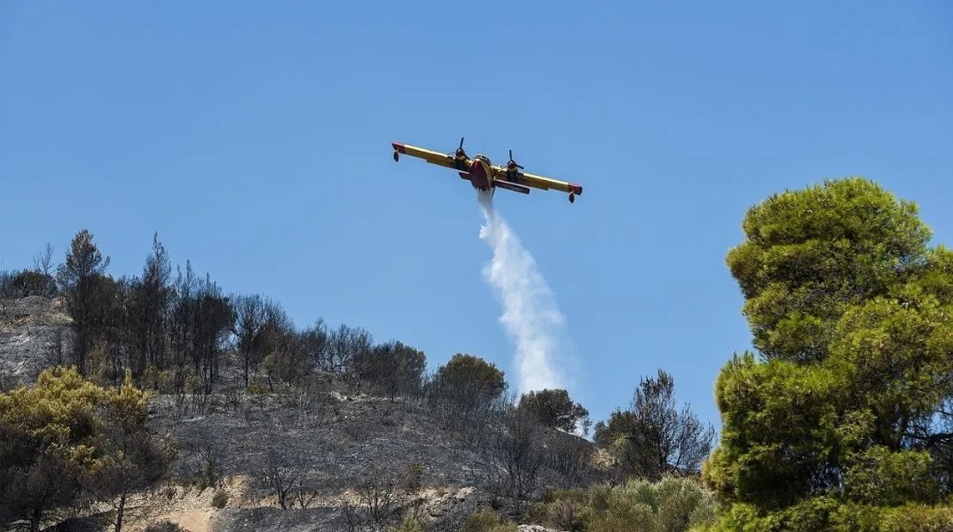 Φωτιά, αεροπλανο