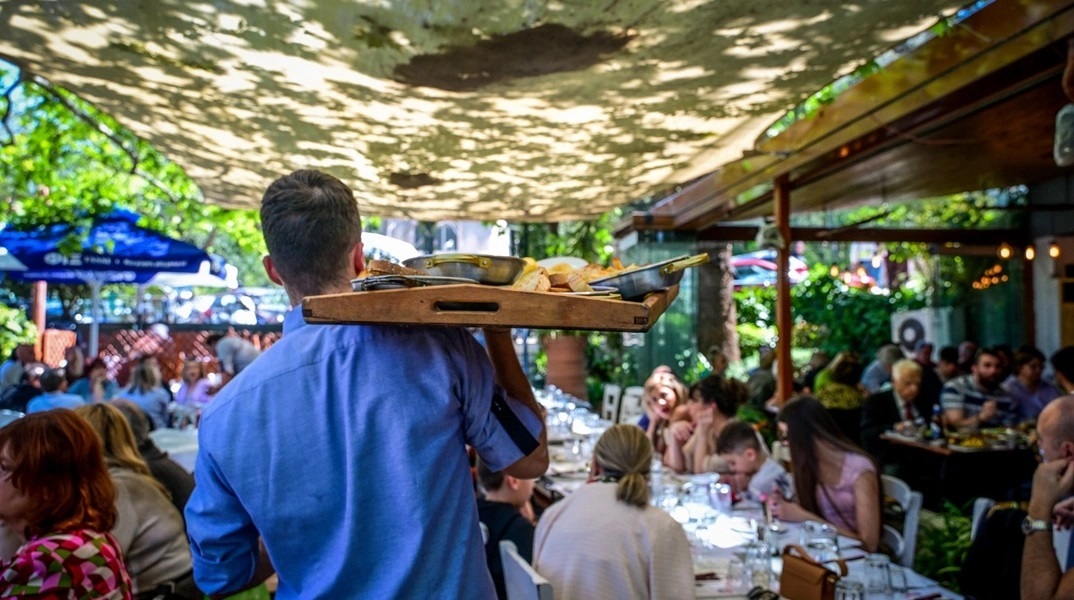 καύσωνας, ταβερνα