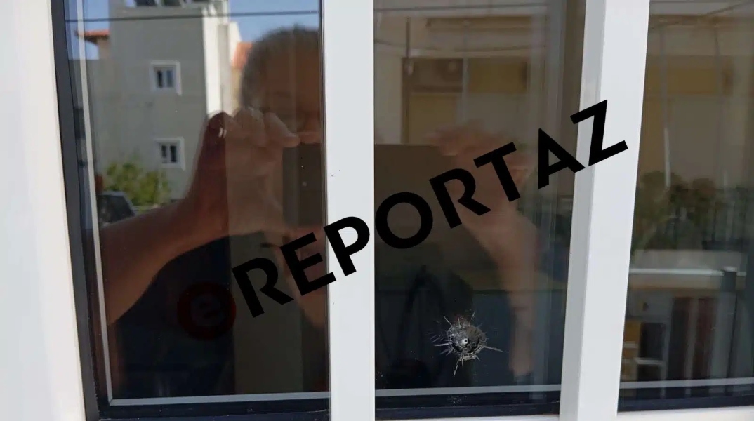 Αυτοψία της ΕΛ.ΑΣ στα γραφεία της «ΜΠΑΜ» μετά την επίθεση – Σε εξέλιξη η έρευνα