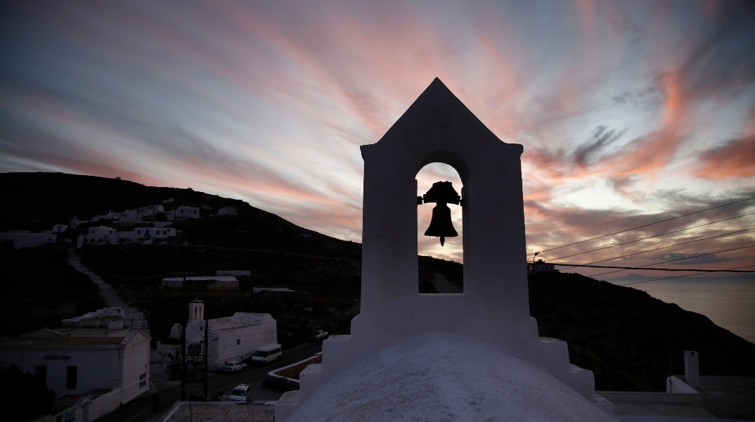 καμπαναριο στη Σίκινο