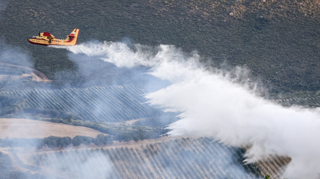 Φωτιά, αεροπλανο