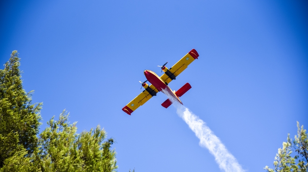 Φωτιά, αεροπλανο