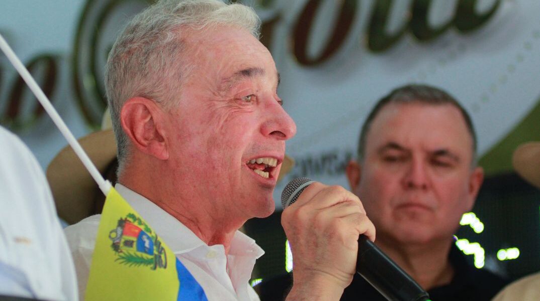 Ο πρώην πρόεδρος της Κολομβίας προστίθεται στον κατάλογο των πρώην προέδρων της Λατινικής Αμερικής με ποινικές καταδίκες