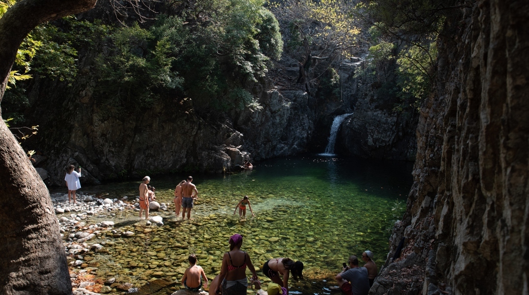 Σαμοθράκη, βάθρες