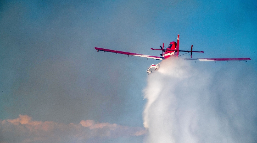 Φωτιά, αεροπλανο