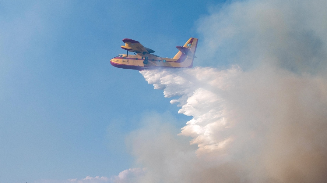 Φωτιά, αεροπλανο