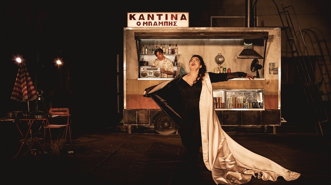 Η Λυδία Κονιόρδου στον μονόλογο «Ελένη, η δίκη μιας πόρνης»