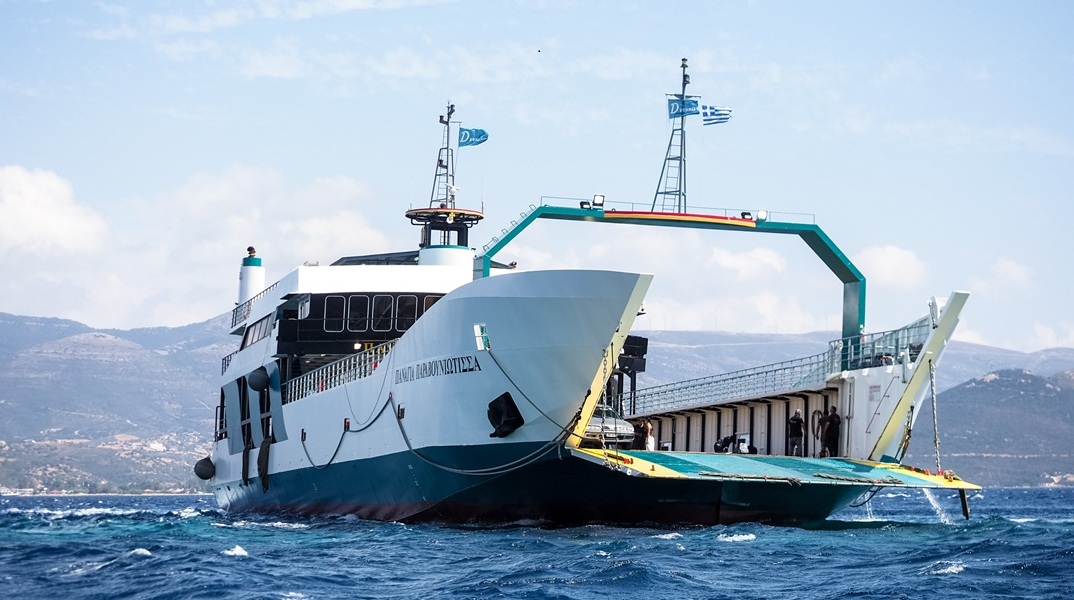 Προσάραξη φέρι μποτ στα Νέα Στύρα: Κατατέθηκε το σχέδιο ανέλκυσης - Το απόγευμα ξεκινούν οι εργασίες