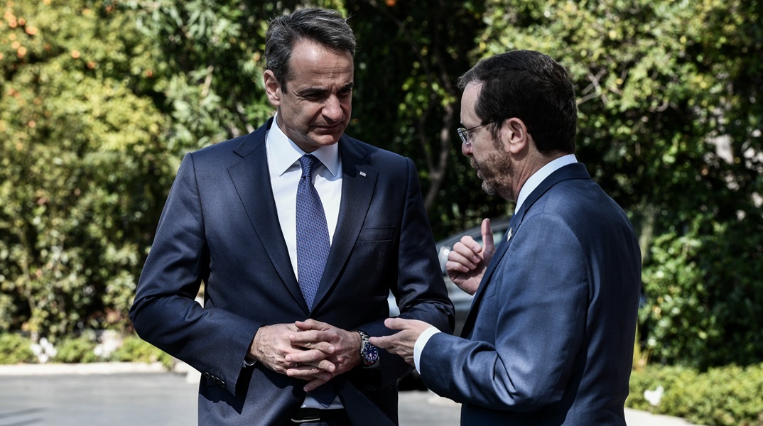 Τηλεφωνική επικοινωνία Μητσοτάκη - Χέρτζογκ: Ανάγκη άμεσης κατάπαυσης πυρός