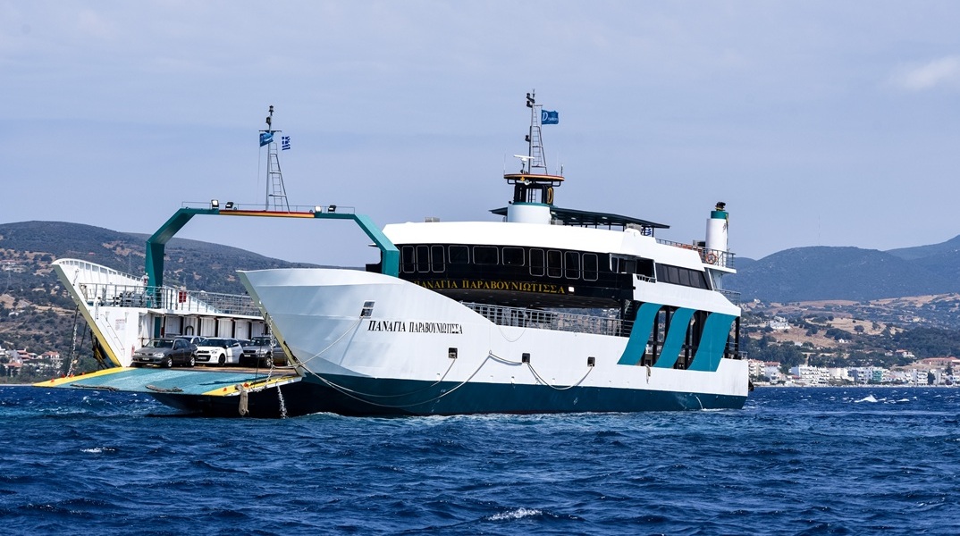 Προσάραξη φέρι μποτ στα Νέα Στύρα: Δεν προκύπτει βλάβη στα πηδάλια, λέει ο νηογνώμονας