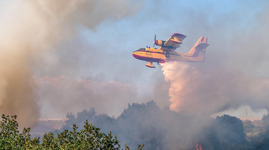 Φωτιά, αεροπλανο