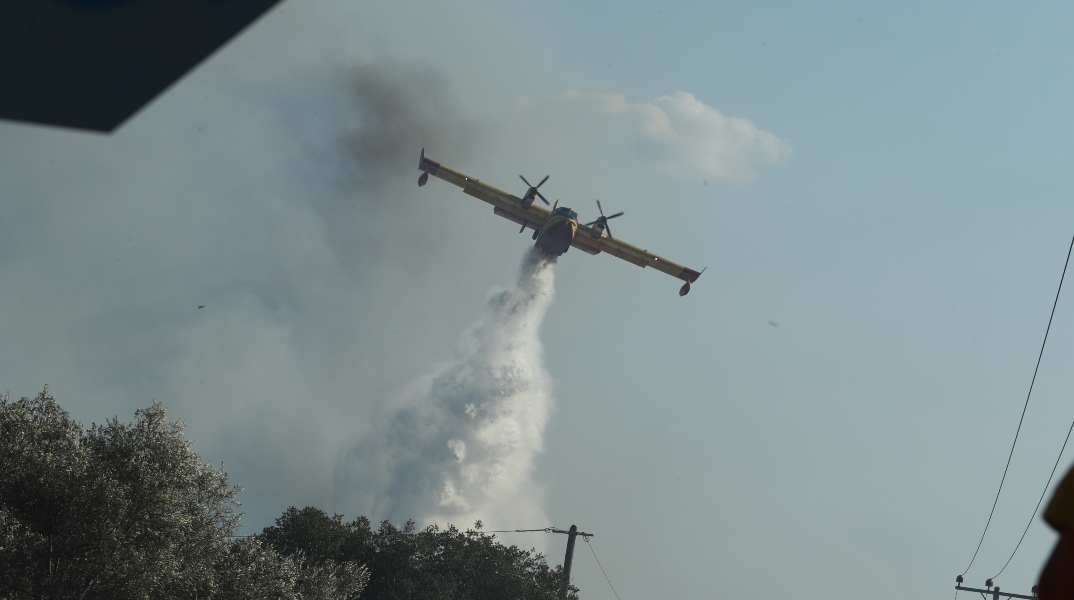 Φωτιά, αεροπλανο
