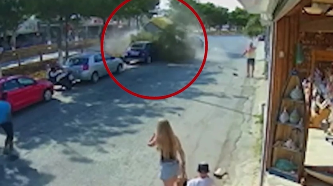 Θανατηφόρα παράσυρση πεζού στη Χερσόνησο - Το βίντεο που καταγράφει καρέ-καρέ το δυστύχημα
