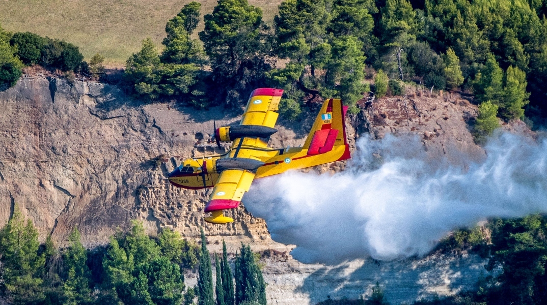 Φωτιά, αεροπλανο