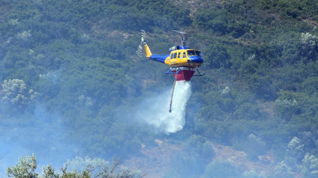 Φωτιά, ελικοπτερο