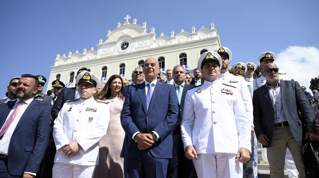 Ο υπουργός Εθνικής Άμυνας Νίκος Δένδιας στην Τήνο