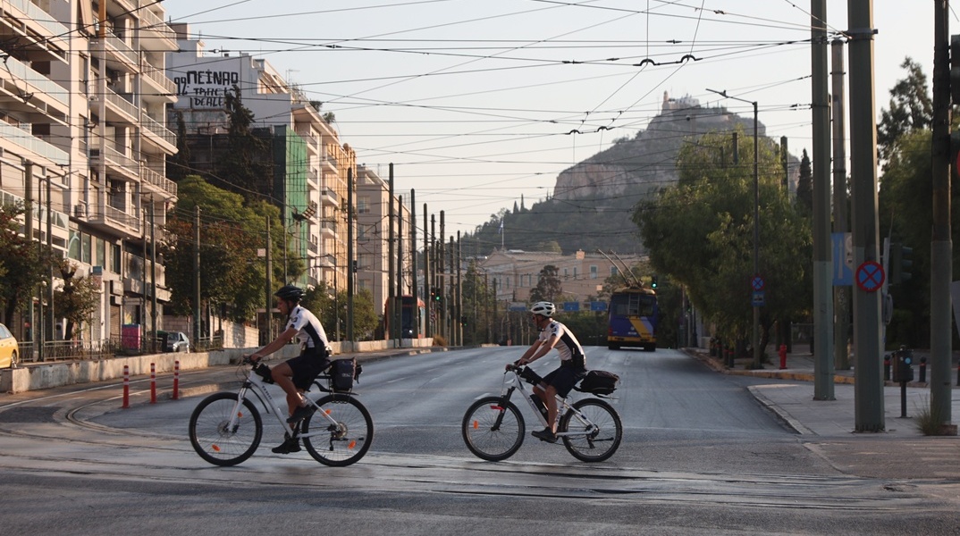 Ποδηλάτες στη βασιλίσσης Όλγας