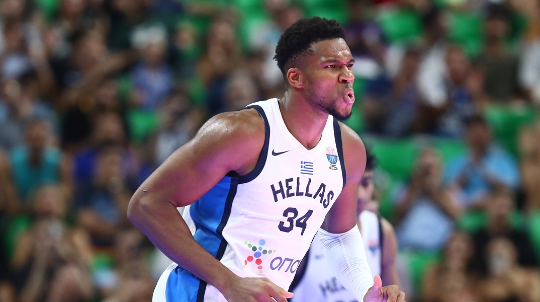 Με 25άρα του Γιάννη Αντετοκούνμπο η Εθνική διέσυρε τη Λετονία (104-86) στην πρεμιέρα του «Ακρόπολις»