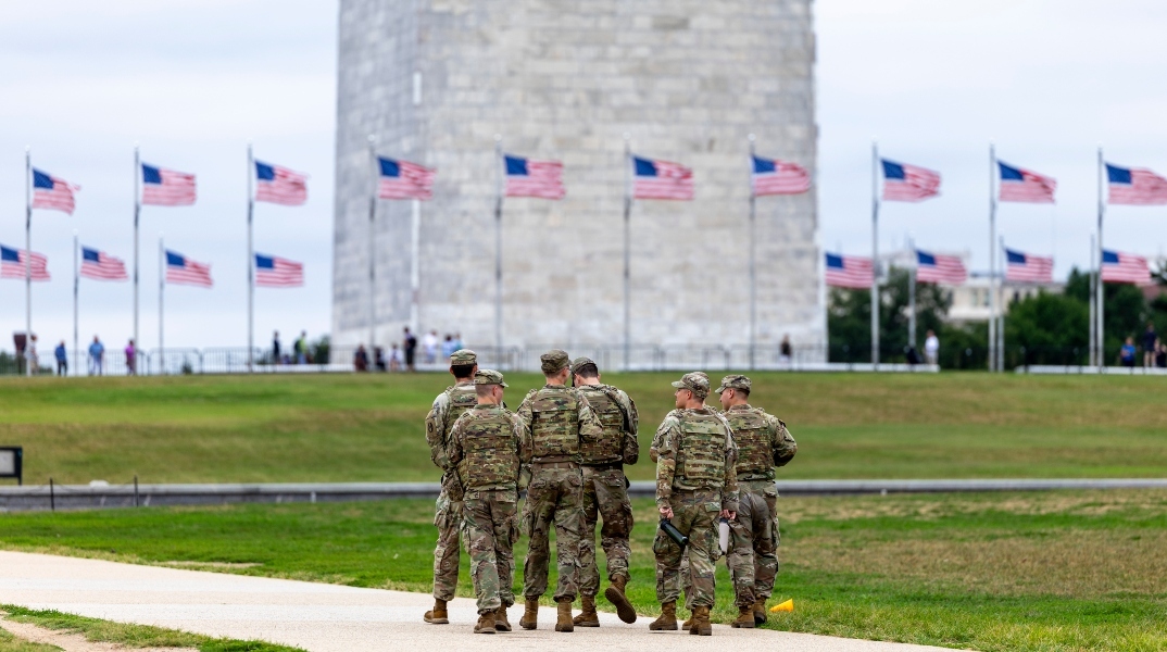 Στρατιώτες σε περιπολία στην Ουάσινγκτον 