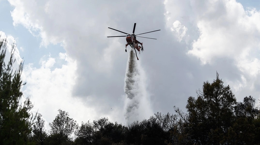 Φωτιά, ελικοπτερο