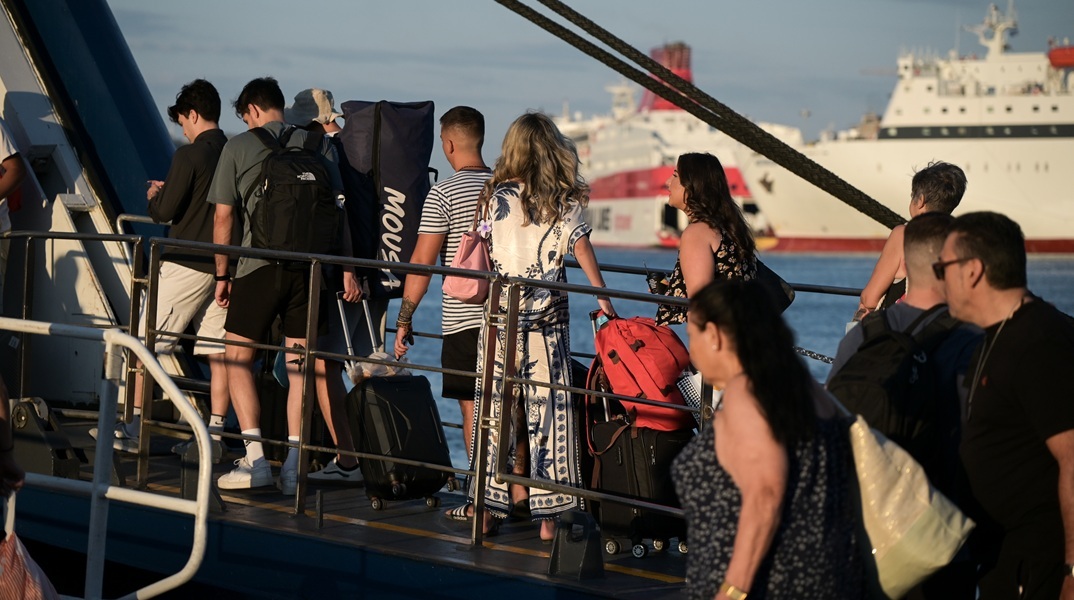 Μηχανική βλάβη σε επιβατηγό πλοίο στην Αλόννησο - Ταλαιπωρία για 229 επιβάτες