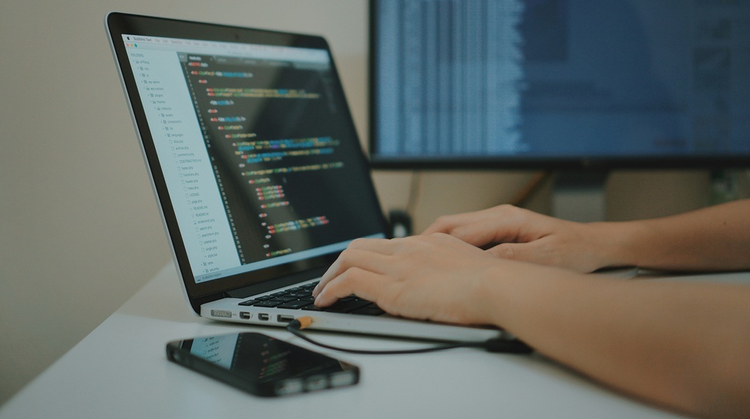 Ρώσος προγραμματιστής καταδικάστηκε σε 15 χρόνια φυλάκισης για δωρεά σε ουκρανικό ταμείο