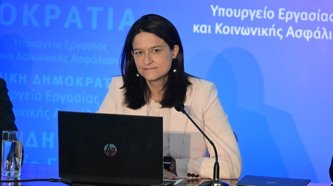 Η υπουργός Εργασίας και Κοινωνικής Ασφάλειας, Νίκη Κεραμέως