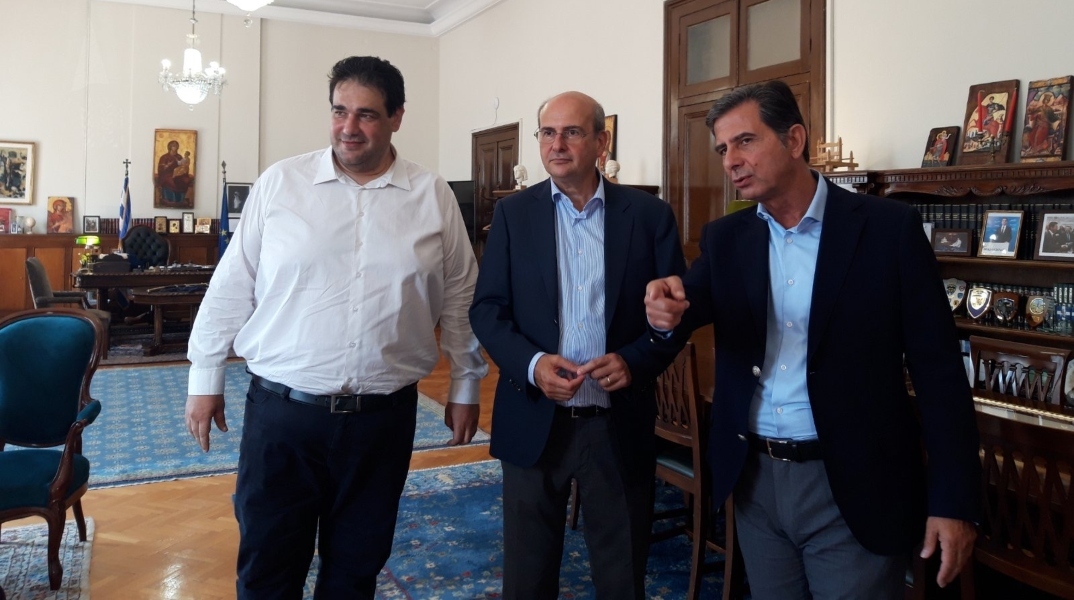 Ο Θοδωρής Λιβάνιος με τον Κωστή Χατζηδάκη και τον Κώστα Γκιουλέκα