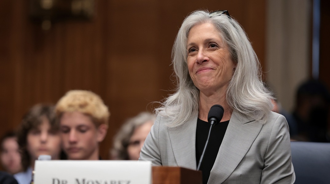 Ο Tραμπ αποπέμπει τη διευθύντρια του CDC μετά από επικρίσεις προς τον Ρόμπερτ Kένεντι Τζούνιορ