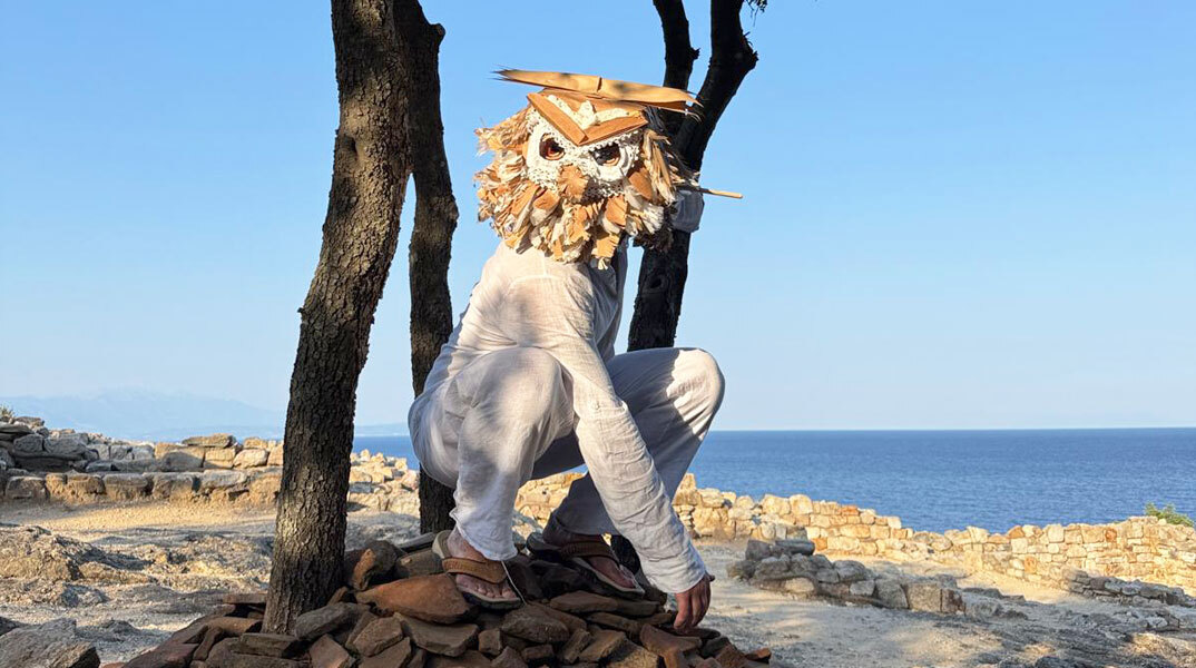 Κουκουβάνθρωπος της Μονς Γιόργκενσεν στην Art Athina 2025