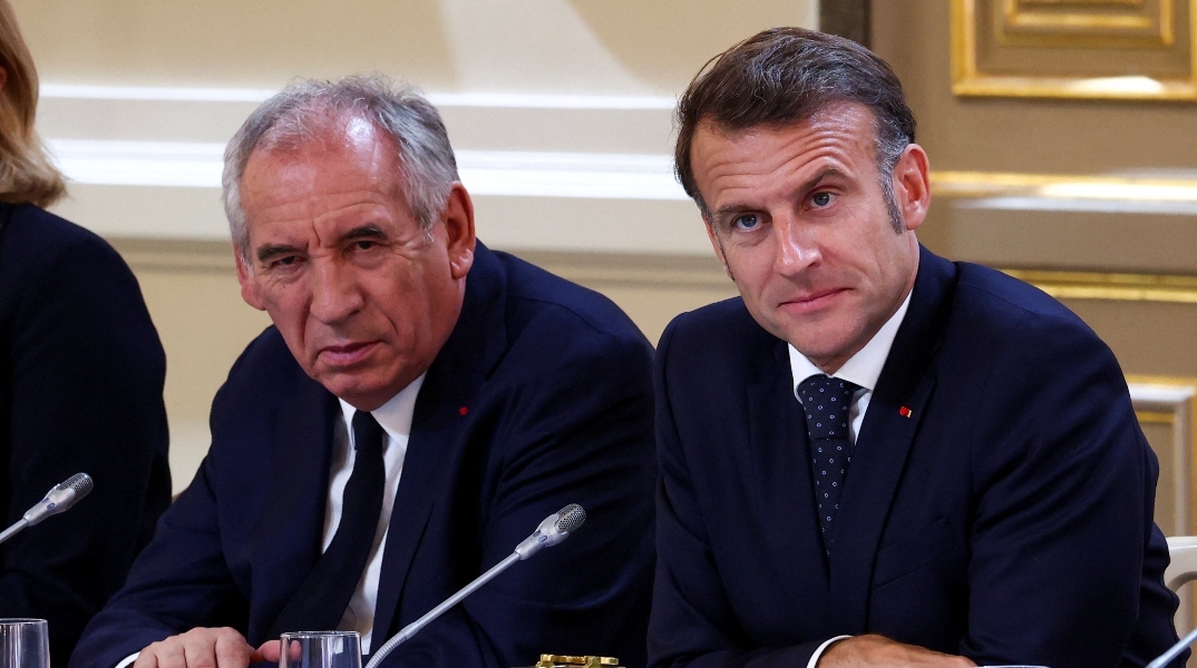Ο Γάλλος πρωθυπουργός Φρανσουά Μπαϊρού με τον πρόεδρο της Γαλλίας Εμανουέλ Μακρόν