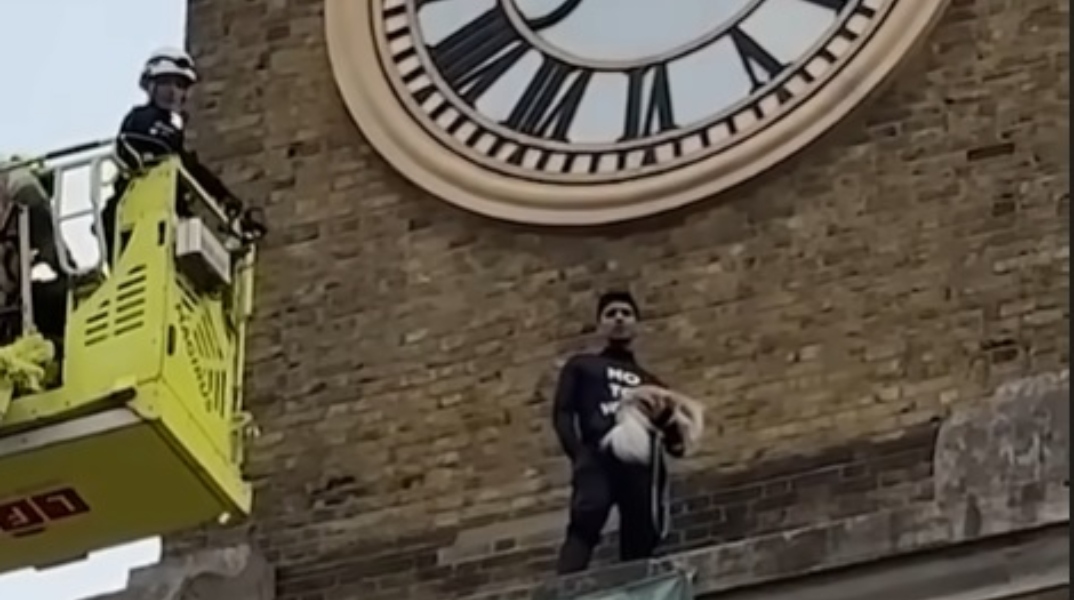 Βρετανία: Διαδηλωτής