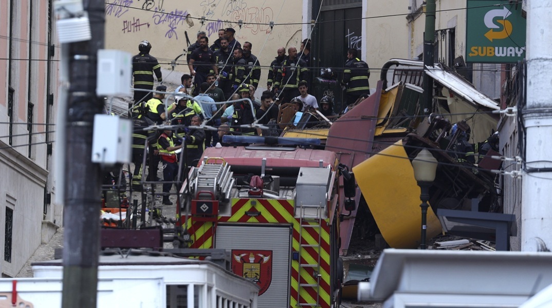 Δίχως τέλος η τραγωδία στην Πορτογαλία: 15 νεκροί από τον εκτροχιασμό του τελεφερίκ Γκλόρια