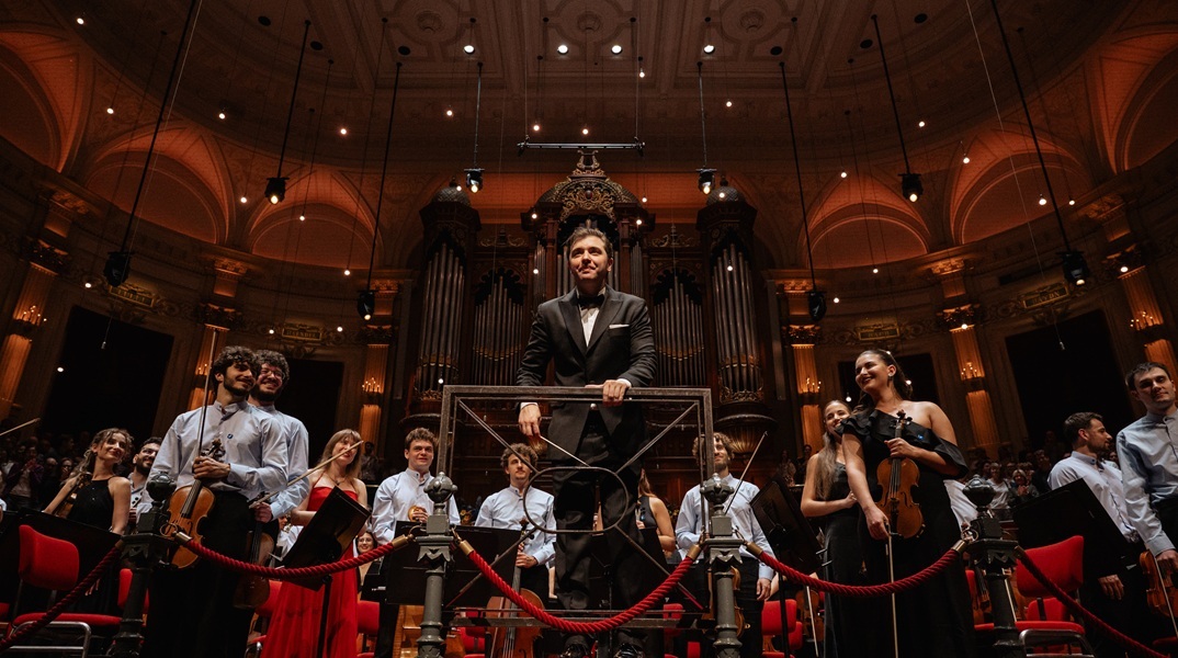 Ο Διονύσης Γραμμένος με την ΕΛΣΟΝ στο Concertgebouw 